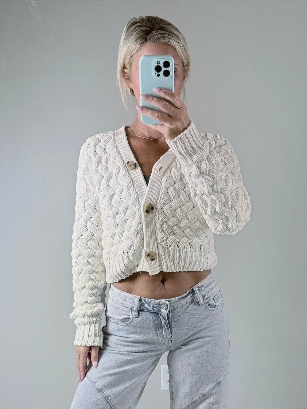 Kendall & Kylie Cropped Cable Knit Cardigan - Cream